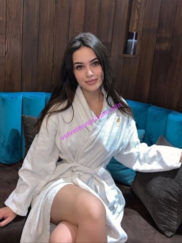 Эскорт Калининград Sesiliya — блондинка, грудь 75C (3-й) (фото 1)